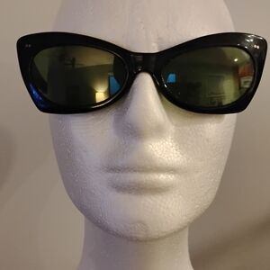 New Vintage Black Cateye Sunglasses with Green Glass Lenses NOS